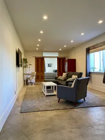 The Pacific - KING bed, 1.5 blocks to downtown - Image 3