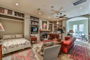 Artist's Library with a Private Swimming Pool - Image 5