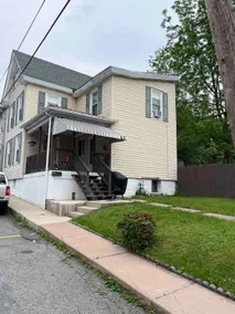 Debbie's house - Image 2