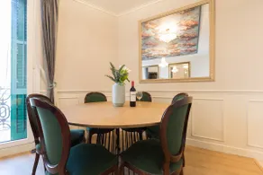 ★ELEGANT 3 BD Sagrada Familia/Air Conditioning/1Go Wifi/SmartTV - Image 4