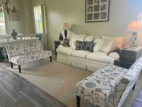 Gorgeous 4 Bedroom in a great location - Image 3