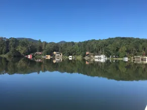 Glassy Lake Retreat 17 miles from TIEC - Image 2