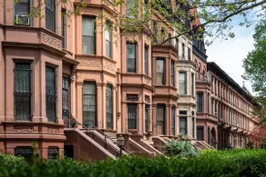Amazing Brownstone Apartment just off Central Park - Image 2