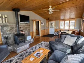 Picturesque Up North Family Getaway - Image 4
