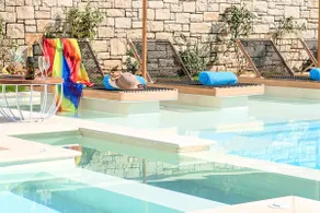 Blue Lake Villa Heated Pool - Image 4
