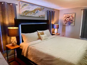 Lovely & Spacious 2 Br, W/King/Queen beds  2 Bath. - Image 4