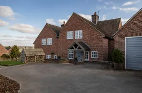 Country cottage, with hot tub and beautiful views - Image 2
