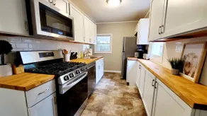 Comfy Cotner: Modern Home w/ King Bed & Queen Bed - Image 2