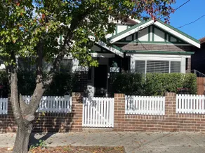 Cosy & Quaint 2Bedroom Home, Close to transport - Image 2