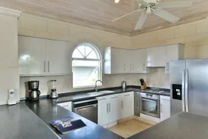 Royal Villa 4, Luxury 3-Bed Villa w/ Pool & Golf - Image 2