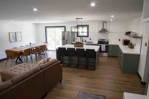Bobcaygeon Escape | Sleeps 12 | Near Lake & Games - Image 3