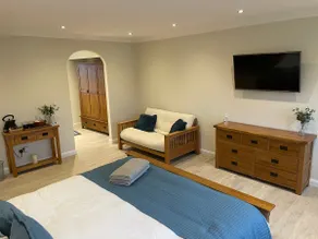 Executive home with plenty of room - Image 4