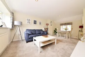 Quaint Victorian Coach House in village location - Image 3
