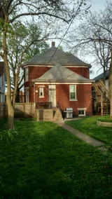 Lakeshore Manor - Image 3