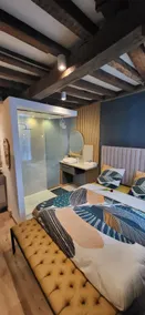 Beautiful rustic modern apartment - Image 3
