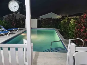 Immaculate villa with private pool - Image 4