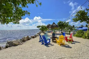 MODERN OCEANFRONT CONDO! OCEAN VIEWS! 2 KING BEDS! - Image 5