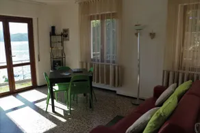 Apartment with private garden - Image 4