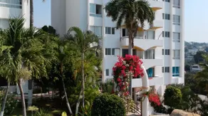 Acapulco Twin Towers! Warmth, color and relaxation. - Image 3