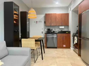 Jasmine, 1 bedroom w/ heated pool, South of Fifth - Image 5