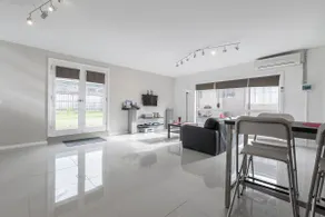 Private Studio, 10 min airport FREE WiFi & NETFLIX - Image 5