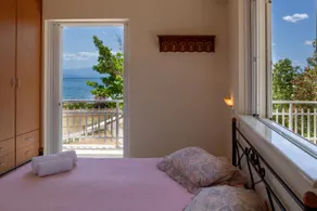 Beachfront 3 bedroom house for 7-Garden,Iria Beach - Image 4