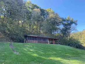 Foggy River Cabin Shenandoah River - Image 2