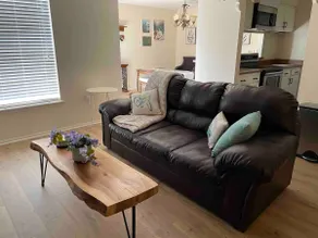 Simple Cozy Condo - Image 5