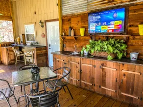Charming, private cabin minutes from Lake Fork - Image 2
