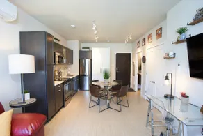 Modern 1 Bed Fast WiFi Parking W/D Desk - Image 3
