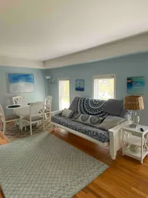 #3 Bright 1-Bdrm suite downtown with parking - Image 5