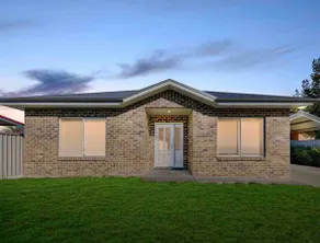 Quaint and charming 2 bedroom home - Image 2