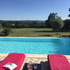 Charm and comfort, heated pool, enclosed grounds - Image 5