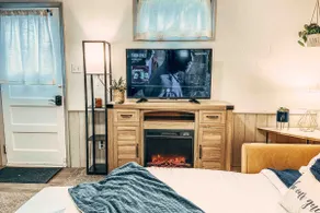 Private Yellowstone Sauna Retreat w/ Kitchen - Image 4