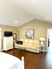 Grand By Design Farm Guest Suite - Image 5