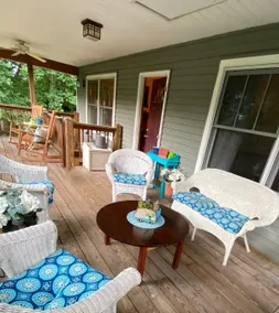Treetop Getaway in Beautiful Lake Junaluska - Image 5