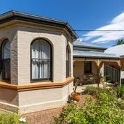 94 Best - Apartment Two - Image 5