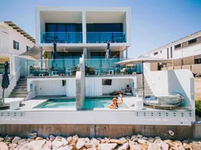 Dacha on Maggie No#1 OPULENT AND LUXURIOUS - Image 2