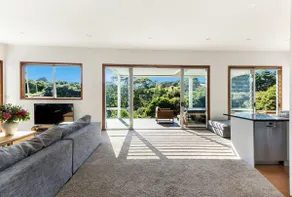 Karaka Sanctuary with Spa Pool by Waiheke Unlimited - Image 2
