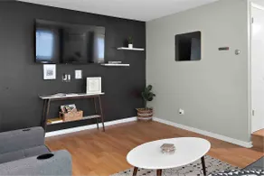 Chic Suite/Mins to L Train /Laundry/Free Parking - Image 4