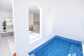 Ammos Luxury Suites - Image 4