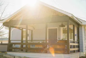 Blue Lemon Bungalow - Quiet Getaway in Town! - Image 2
