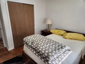 Spacious 4-bedroom home in quiet neighborhood - Image 2