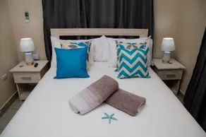 INTIMATE@CONFORTABLE One Bedroom Apartment - Image 3