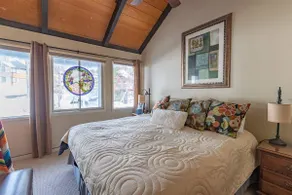 Cozy Home Away from Home w/Loon Shuttle - Image 5