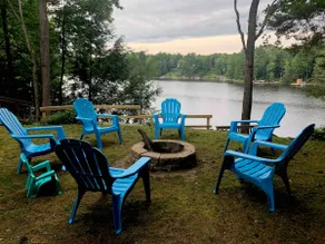 Lakefront Escape: Cozy 4-Bedroom Retreat - Image 2