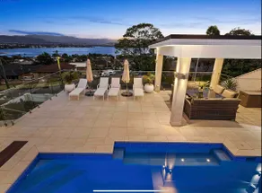 Luxury 5-Bedroom Family Retreat | Heated Resort Pool, Waterslide & Lake Views - Image 3