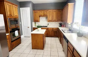 Family-Friendly 3BR | King Bed | 10 Min to DFW - Image 4