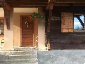 Le Vieux Chalet - ground floor apartment, sleeps 7 - Image 3