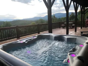 Buck Mountain Getaway - Stunning views, hot tub, fireplace. Nearby Boone. - Image 3